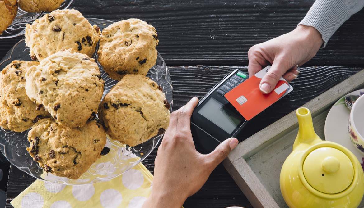 contactless card payment in bakery